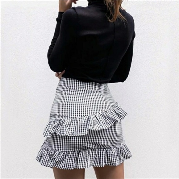 🎉HP🎉🆕Gingham Ruffle Mini Skirt NWOT - Picture 2 of 3